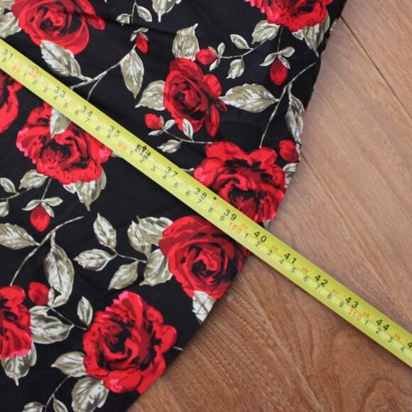 Unique Vintage 1950s Style Black and Red Rose Half Sleeve Delores Dress Small 4 - Picture 8 of 8
